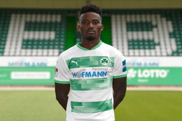 SpVgg Spielvereinigung Greuther Fürth ( Kleeblatt ) - Saison 2020 2021 - Fototermin Porträttermin - - Hans Nunoo Sarpei (14, SpVgg Greuther Fürth ) Einzelbild Einzelfoto Portrait Porträt Kopfbild