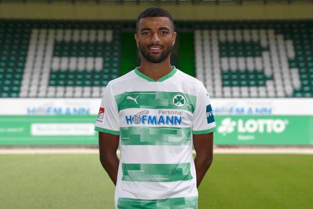 SpVgg Spielvereinigung Greuther Fürth ( Kleeblatt ) - Saison 2020 2021 - Fototermin Porträttermin - - Timothy Tillman (21, SpVgg Greuther Fürth ) Einzelbild Einzelfoto Portrait Porträt Kopfbild