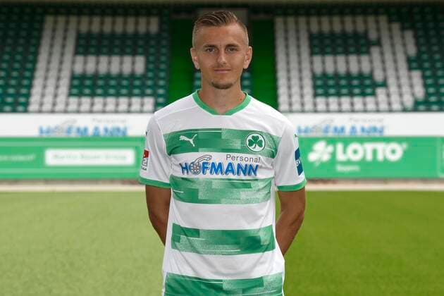 SpVgg Spielvereinigung Greuther Fürth ( Kleeblatt ) - Saison 2020 2021 - Fototermin Porträttermin - - Alexander Lungwitz (36, SpVgg Greuther Fürth ) Einzelbild Einzelfoto Portrait Porträt Kopfbild