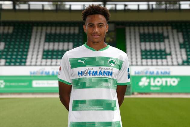 SpVgg Spielvereinigung Greuther Fürth ( Kleeblatt ) - Saison 2020 2021 - Fototermin Porträttermin - - Jamie Leweling (40, SpVgg Greuther Fürth ) Einzelbild Einzelfoto Portrait Porträt Kopfbild