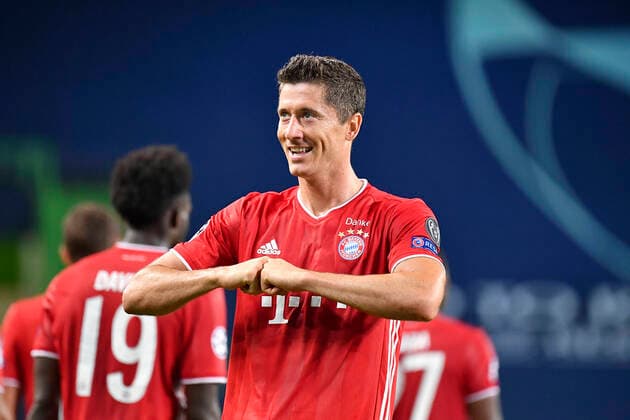 Sport Bilder des Tages Fussball Champions League Halbfinale Olympique Lyon - Bayern Muenchen Jubel Robert LEWANDOWSKI (M). Fussball Champions League, Halbfinale, Olympique Lyon - FC Bayern Muenchen (M), am 19.08.2020 im Estadio Jose Alvalade in Lissabon Portugal. FOTO: Frank Hoermann SVEN SIMON Pool NO use of any use photographs as image sequences and or quasi-video Editorial Use ONLY National and International News Agencies OUT Lissabon Estadio JosÃ Alvalade Portugal