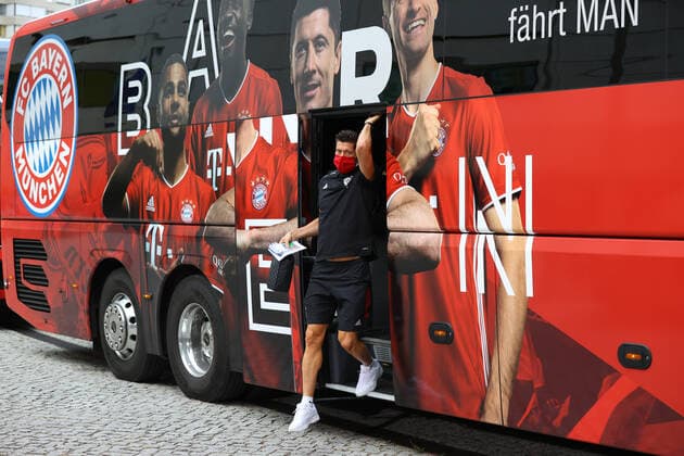 FOOTBALL : Bayern Munich vs Olympique Lyonnais - 1 2 - Phase finale - UEFA Ligue des Champions - Final 8 - Lisbonne - 19 08 2020 LISBON, PORTUGAL - AUGUST 19: Robert Lewandowski of Bayern Munich arrives at the stadium prior to the UEFA Champions League Semi Final match between Olympique Lyonnais and Bayern Munich at Estadio Jose Alvalade on August 19, 2020 in Lisbon, Portugal. Lisbonne Portugal