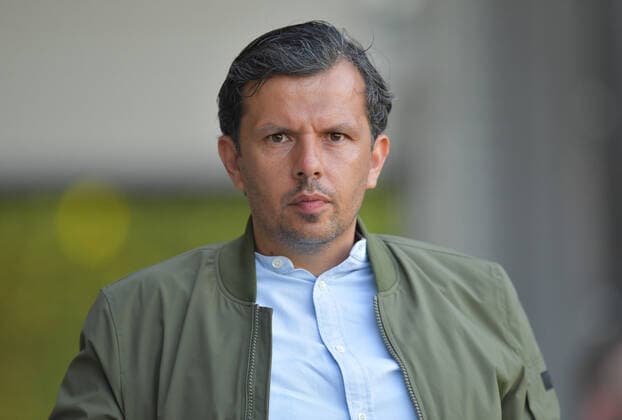18.08.2020, GER, Fussball, 3.Liga 1.Liga, Saison 2020 2021, Testspiel, Sportclub-Arena, Verl SC Verl - DSC Arminia Bielefeld 1 : 2 Samir Arabi (Geschäftsführer Arminia Bielefeld), Aktion, Einzelbild, Quer, Mimik, Gestik, Manager, Sportmanager, Sportdirektor, Teammanager *** 18 08 2020, GER, Soccer, 3 League 1 League, Season 2020 2021, Test match, Sportclub Arena, Verl SC Verl DSC Arminia Bielefeld 1 2 Samir Arabi Managing Director Sport Arminia Bielefeld , Action, Single frame, Cross, Facial expression, Gesture, Manager, Sports Manager, Sports Director, Team Manager