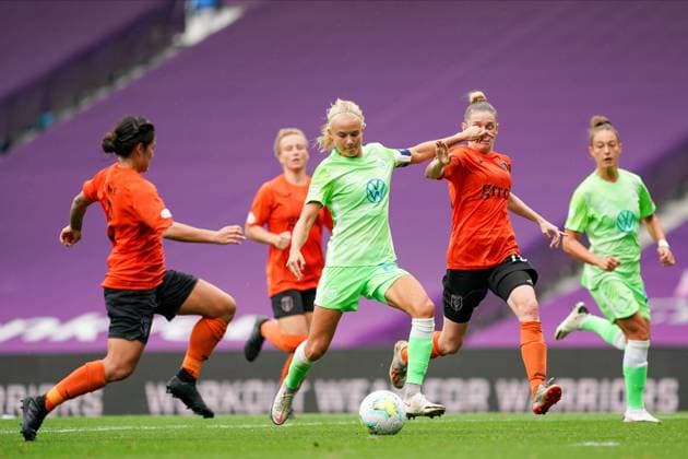SAN SEBASTIAN, SPAIN, AUG 21: Pernille Harder ( 22 Wolfsburg) shoots during the UEFA Women?s Champions League football match (Quarter Final) between Glasgow City and VfL Wolfsburg. Daniela Porcelli SPP Glasgow City v VfL Wolfsburg 