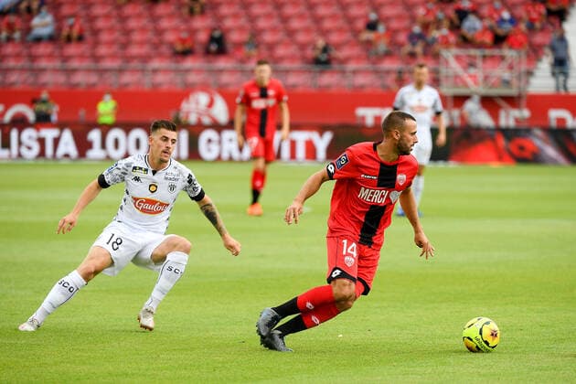 14 JORDAN MARIE (DIJ) - 18 BAPTISTE SANTAMARIA (SCO) FOOTBALL : Dijon vs Angers - Ligue 1 Uber Eats - 22 08 2020 FEP Panoramic 