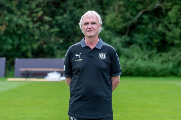 VfL Osnabrück, Portraittermin 2020 2021 22.08.2020, Romantik Hotel Aselager Mühle, Herzlake, VfL Osnabrück, Portraittermin 2020 2021 Psychologe Manfred Glüsenkamp; VfL Osnabrück, 2. BL, Portraittermin 2020 2021