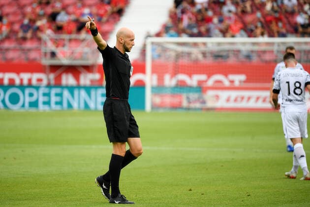Eric WATTELLIER (ARBITRE) FOOTBALL : Dijon vs Angers - Ligue 1 Uber Eats - 22 08 2020 FEP Panoramic 