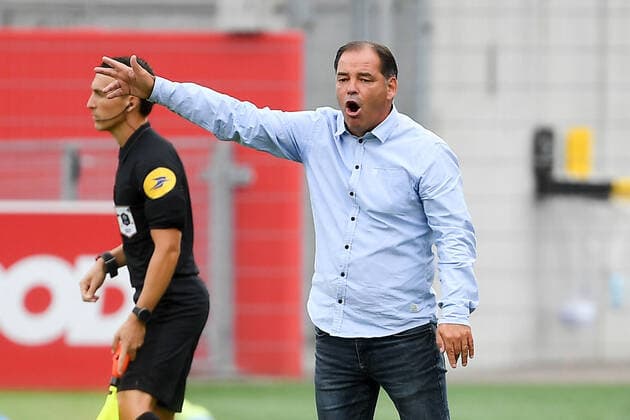 STEPHANE MOULIN (ENTRAINEUR ANGERS) FOOTBALL : Dijon vs Angers - Ligue 1 Uber Eats - 22 08 2020 FEP Panoramic 