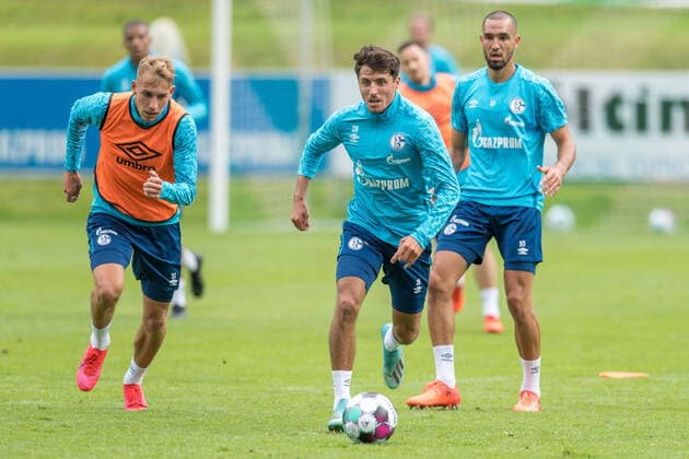 Fußball, Vorbereitung, Training, FC Schalke 04 Im Bild Alessandro SCHÖPF (Schoepf Schopf, FC Schalke 04, 28). Längenfeld SV Längenfeld Ötztal Imst Österreich Copyright: Passion2Press MarkusxFischerx