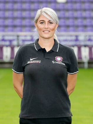 Teampraesentation Erz.Aue Fussball 2.Bundesliga Physiotherapeutin Nadine Dörfel Doerfel; FC Erzgebirge Aue; 2.Bundesliga, Porträttermin 2020 2021 , Aue, 22.08.2020, Erzgebirgsstadion, Fussball ,
