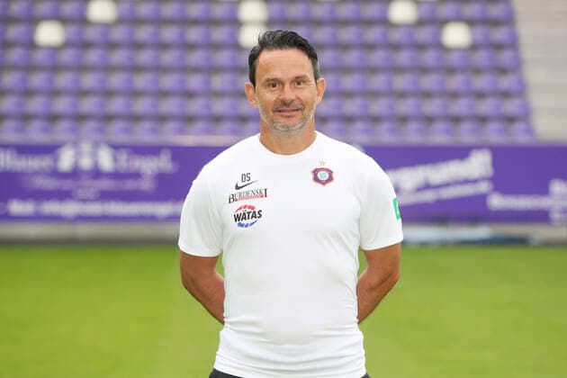 Teampraesentation Erz.Aue Fussball 2.Bundesliga Trainer Dirk Schuster; FC Erzgebirge Aue; 2.Bundesliga, Porträttermin 2020 2021 , Aue, 22.08.2020, Erzgebirgsstadion, Fussball ,
