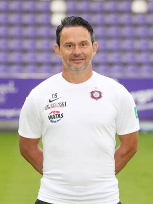 Teampraesentation Erz.Aue Fussball 2.Bundesliga Trainer Dirk Schuster; FC Erzgebirge Aue; 2.Bundesliga, Porträttermin 2020 2021 , Aue, 22.08.2020, Erzgebirgsstadion, Fussball ,