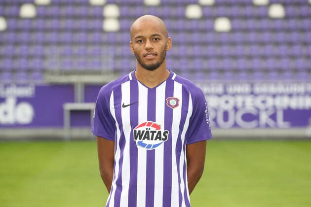 Teampraesentation Erz.Aue Fussball 2.Bundesliga Louis Samson; FC Erzgebirge Aue; 2.Bundesliga, Porträttermin 2020 2021 , Aue, 22.08.2020, Erzgebirgsstadion, Fussball ,