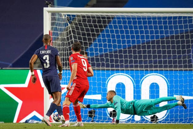 Final Football UEFA Champions League FC BAYERN MUENCHEN - PARIS ST. GERMAIN (PSG) Lisbon, Lissabon, Portugal, 23rd August 2020. Robert Lewandowski (Muenchen) scheitert knapp, Presnel Kimpembe (PSG), Torwart Keylor Navas (PSG) in the final match UEFA Champions League, final tournament FC BAYERN MUENCHEN - PARIS ST. GERMAIN (PSG) in season 2019 2020, FCB, Photographer: Peter Schatz Pool - UEFA REGULATIONS PROHIBIT ANY USE OF PHOTOGRAPHS as IMAGE SEQUENCES and or QUASI-VIDEO - National and international News-Agencies OUT Editorial Use ONLY Lisbon Estadio da Luz de Benfica Portugal