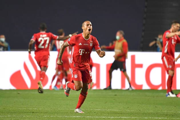 Fussball Champions League Finale Paris St. Germain - Bayern Muenchen Jubel THIAGO (M) Fussball Champions League, Finale, Paris St. Germain (PSG) - FC Bayern Muenchen (M), am 23.08.2020 im Estadio da Luz in Lissabon Portugal. FOTO: Frank Hoermann SVEN SIMON Pool NO use of any use photographs as image sequences and or quasi-video Editorial Use ONLY National and International News Agencies OUT Lissabon Estadio da Luz Portugal