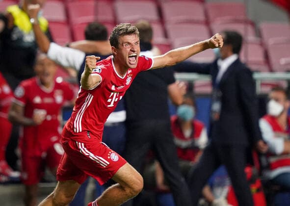 Final Football UEFA Champions League FC BAYERN MUENCHEN - PARIS ST. GERMAIN (PSG) Lisbon, Lissabon, Portugal, 23rd August 2020. Schlussjubel: Thomas Mueller (Muenchen) in the final match UEFA Champions League, final tournament FC BAYERN MUENCHEN - PARIS ST. GERMAIN (PSG) in season 2019 2020, FCB, Photographer: Peter Schatz Pool - UEFA REGULATIONS PROHIBIT ANY USE OF PHOTOGRAPHS as IMAGE SEQUENCES and or QUASI-VIDEO - National and international News-Agencies OUT Editorial Use ONLY Lisbon Estadio da Luz de Benfica Portugal