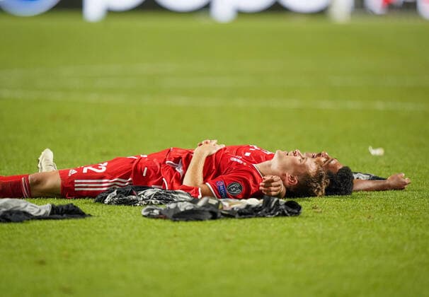 Final Football UEFA Champions League FC BAYERN MUENCHEN - PARIS ST. GERMAIN (PSG) Lisbon, Lissabon, Portugal, 23rd August 2020. Schlussjubel: Joshua Kimmich (Muenchen), Serge Gnabry (Muenchen) in the final match UEFA Champions League, final tournament FC BAYERN MUENCHEN - PARIS ST. GERMAIN (PSG) in season 2019 2020, FCB, Photographer: Peter Schatz Pool - UEFA REGULATIONS PROHIBIT ANY USE OF PHOTOGRAPHS as IMAGE SEQUENCES and or QUASI-VIDEO - National and international News-Agencies OUT Editorial Use ONLY Lisbon Estadio da Luz de Benfica Portugal