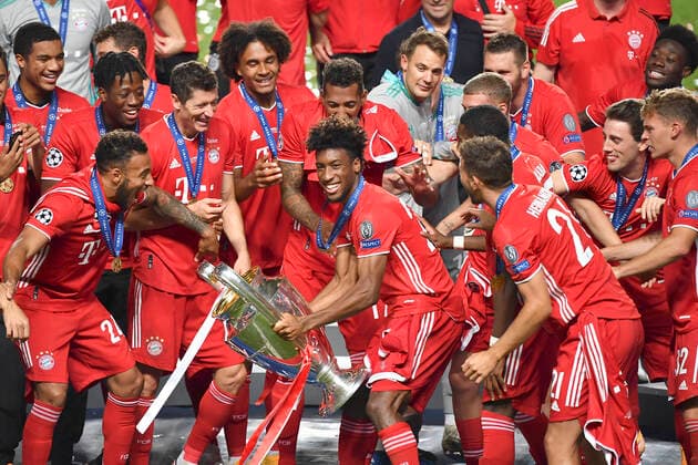 Fussball Champions League Finale Paris St. Germain - Bayern Muenchen Siegerehrung,Kingsley COMAN (M) mit Pokal, Fussball Champions League, Finale, Paris St. Germain (PSG) - FC Bayern Muenchen (M), am 23.08.2020 im Estadio da Luz in Lissabon Portugal. FOTO: Frank Hoermann SVEN SIMON Pool NO use of any use photographs as image sequences and or quasi-video Editorial Use ONLY National and International News Agencies OUT Lissabon Estadio da Luz Portugal