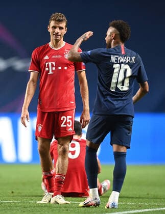 FOOTBALL : Paris Saint Germain vs Bayern Munich - Finale - UEFA Ligue des Champions - 23 08 2020 LISBON, PORTUGAL - AUGUST 23: Thomas Mueller of FC Bayern Munich looks on as Neymar of Paris Saint-Germain reacts during the UEFA Champions League Final match between Paris Saint-Germain and Bayern Munich at Estadio do Lisboa e Benfica on August 23, 2020 in Lisbon, Portugal. Lisbonne Portugal