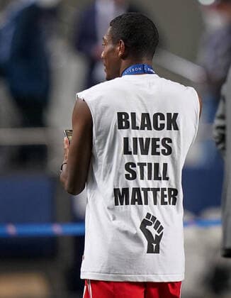 Final Football UEFA Champions League FC BAYERN MUENCHEN - PARIS ST. GERMAIN (PSG) Lisbon, Lissabon, Portugal, 23rd August 2020. David Alaba (Muenchen) mit politischer Botschaft BLACK LIVES STILL MATTER auf dem T-Shirt in the final match UEFA Champions League, final tournament FC BAYERN MUENCHEN - PARIS ST. GERMAIN (PSG) in season 2019 2020, FCB, Photographer: Peter Schatz Pool - UEFA REGULATIONS PROHIBIT ANY USE OF PHOTOGRAPHS as IMAGE SEQUENCES and or QUASI-VIDEO - National and international News-Agencies OUT Editorial Use ONLY Lisbon Estadio da Luz de Benfica Portugal