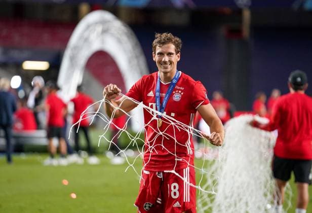 Final Football UEFA Champions League FC BAYERN MUENCHEN - PARIS ST. GERMAIN (PSG) Lisbon, Lissabon, Portugal, 23rd August 2020. Schlussjubel: Leon Goretzka (Muenchen) sichert sich Tornetz in the final match UEFA Champions League, final tournament FC BAYERN MUENCHEN - PARIS ST. GERMAIN (PSG) in season 2019 2020, FCB, Photographer: Peter Schatz Pool - UEFA REGULATIONS PROHIBIT ANY USE OF PHOTOGRAPHS as IMAGE SEQUENCES and or QUASI-VIDEO - National and international News-Agencies OUT Editorial Use ONLY Lisbon Estadio da Luz de Benfica Portugal