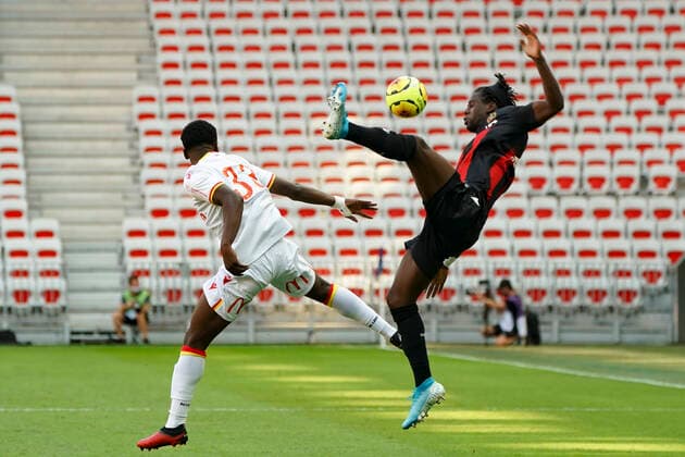 Khephren Thuram (OGC Nice) - Ismael Ben Boura (Lens) FOOTBALL : OGC Nice vs Lens - Ligue 1 Uber eats - Nice - 23 08 2020 NorbertScanella PanoramiC 