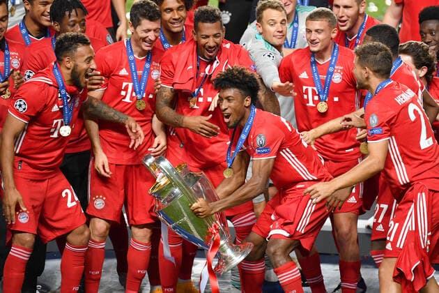Fussball Champions League Finale Paris St. Germain - Bayern Muenchen 0-1 Kingsley COMAN (Bayern Muenchen) mit Cup,Pokal,Trophaee,trophy,Siegerung. Teamfoto,Team,Mannschaft,Mannschaftsfoto. Fussball Champions League, Finale, Paris St. Germain (PSG)-FC Bayern Muenchen (M) 0-1 am 23.08.2020 im Estadio da Luz in Lissabon Portugal. FOTO: Frank Hoermann SVEN SIMON Pool NO use of any use photographs as image sequences and or quasi-video Editorial Use ONLY National and International News Agencies OUT Lissabon Estadio da Luz Portugal
