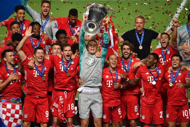 Sport Themen der Woche KW34 Fussball Champions League Finale Paris St. Germain - Bayern Muenchen 0-1 Teamfoto,Team,Mannschaft,Mannschaftsfoto, Manuel NEUER (Torwart Bayern Muenchen) mit Cup,Pokal,Trophaee,trophy, Jubel,Freude,Begeisterung, Siegerehrung. Fussball Champions League, Finale, Paris St. Germain (PSG)-FC Bayern Muenchen (M) 0-1 am 23.08.2020 im Estadio da Luz in Lissabon Portugal. FOTO: Frank Hoermann SVEN SIMON Pool NO use of any use photographs as image sequences and or quasi-video Editorial Use ONLY National and International News Agencies OUT Lissabon Estadio da Luz Portugal