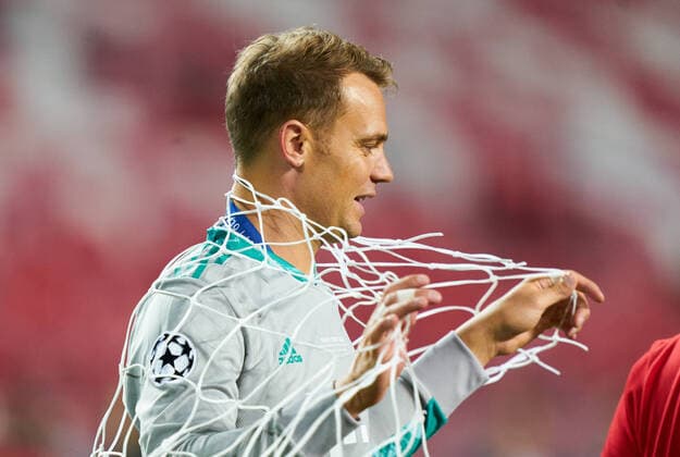 Final Football UEFA Champions League FC BAYERN MUENCHEN - PARIS SAINT GERMAIN (PSG) 1-0 Lisbon, Lissabon, Portugal, 23rd August 2020. Manuel NEUER, FCB 1 with goal net as souvenir team FCB win the trophy in the final match UEFA Champions League, final tournament FC BAYERN MUENCHEN - PARIS ST. GERMAIN (PSG) 1-0 in season 2019 2020, FCB, Photographer: Peter Schatz Pool - UEFA REGULATIONS PROHIBIT ANY USE OF PHOTOGRAPHS as IMAGE SEQUENCES and or QUASI-VIDEO - National and international News-Agencies OUT Editorial Use ONLY Lisbon Estadio da Luz de Benfica Portugal