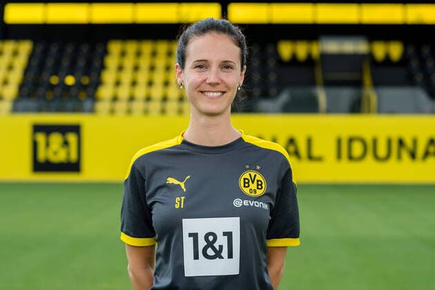 Offizieller Fototermin Borussia Dortmund 2020 Physiotherapeutin Swantje Thomssen; Borussia Dortmund; 1.BL, Porträttermin 2020 2021 Foto: Alexandre Simoes BVB via TEAM2sportphoto Dortmund Nordrhein-Westfalen Deutschland
