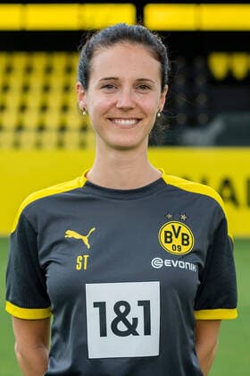 Offizieller Fototermin Borussia Dortmund 2020 Physiotherapeutin Swantje Thomssen; Borussia Dortmund; 1.BL, Porträttermin 2020 2021 Foto: Alexandre Simoes BVB via TEAM2sportphoto Dortmund Nordrhein-Westfalen Deutschland