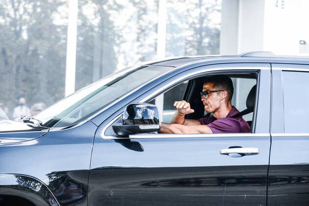 Sport Bilder des Tages Italy: Juventus Day One: Cristiano Ronaldo arrives Cristiano Ronaldo (Juventus) arrives for the training at the Day one of the season (2020 2021) for Juventus FC at Allianz Stadium in Turin. Turin Piedmont Turin Italy Copyright: AlbertoxGandolfo