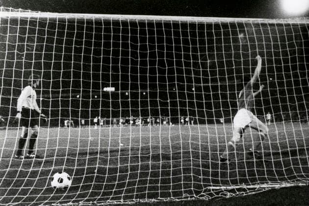 PANENKA Antonin Team CSSR Europameister jubelt nach seinem Tor zum 5 : 3 Endstand UEFA Fussball Europameisterschaften 1976 in Jugoslawien EM Finale 1976 Tschechoslowakei - Deutschland 5 : 3 am 20.Juni 1976 in Belgrad