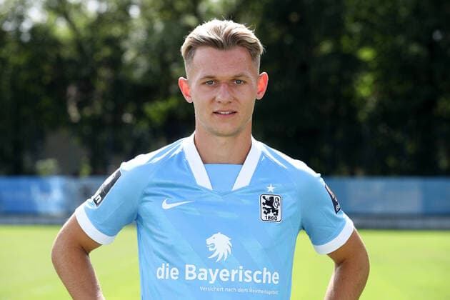 25.08.2020, Fussball 3. Bundesliga, TSV 1860 München Portraitfotos 25.08.2020, Fussball 3. Bundesliga 2020 2021, TSV 1860 München, Porträttermin an der Grünwalderstrasse. Erik Tallig (TSV 1860 München). München Deutschland