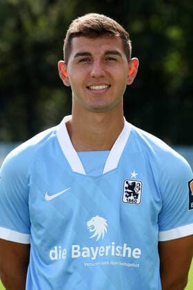 25.08.2020, Fussball 3. Bundesliga, TSV 1860 München Portraitfotos 25.08.2020, Fussball 3. Bundesliga 2020 2021, TSV 1860 München, Porträttermin an der Grünwalderstrasse. Semi Belkahia (TSV 1860 München). München Deutschland