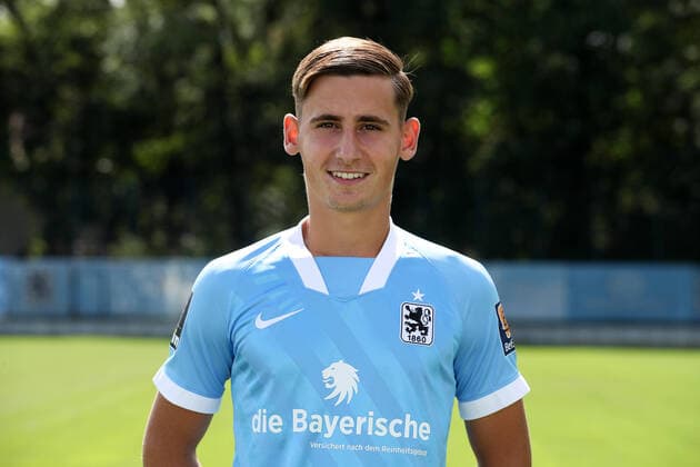 25.08.2020, Fussball 3. Bundesliga, TSV 1860 München Portraitfotos 25.08.2020, Fussball 3. Bundesliga 2020 2021, TSV 1860 München, Porträttermin an der Grünwalderstrasse. Milos Cocic (TSV 1860 München). München Deutschland