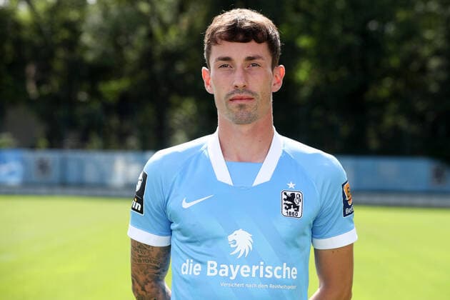 25.08.2020, Fussball 3. Bundesliga, TSV 1860 München Portraitfotos 25.08.2020, Fussball 3. Bundesliga 2020 2021, TSV 1860 München, Porträttermin an der Grünwalderstrasse. Phillipp Steinhart (1860 München). München Deutschland