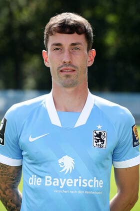 25.08.2020, Fussball 3. Bundesliga, TSV 1860 München Portraitfotos 25.08.2020, Fussball 3. Bundesliga 2020 2021, TSV 1860 München, Porträttermin an der Grünwalderstrasse. Phillipp Steinhart (1860 München). München Deutschland