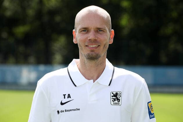 25.08.2020, Fussball 3. Bundesliga, TSV 1860 München Portraitfotos 25.08.2020, Fussball 3. Bundesliga 2020 2021, TSV 1860 München, Porträttermin an der Grünwalderstrasse. Tobias Adams (Physiotherapeut, !860 München) München Deutschland