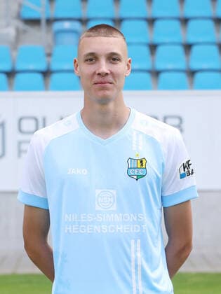 Teampraesentation Chemnitz 27.08.2020 Simon Noah Roscher; Chemnitzer FC; Regionalliga NordOst, Porträttermin 2020 2021 , Chemnitz, 27.08.2020, Stadion an der Gellertstrasse, Fussball ,