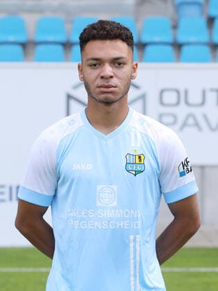 Teampraesentation Chemnitz 27.08.2020 Theo Ogbidi; Chemnitzer FC; Regionalliga NordOst, Porträttermin 2020 2021 , Chemnitz, 27.08.2020, Stadion an der Gellertstrasse, Fussball ,