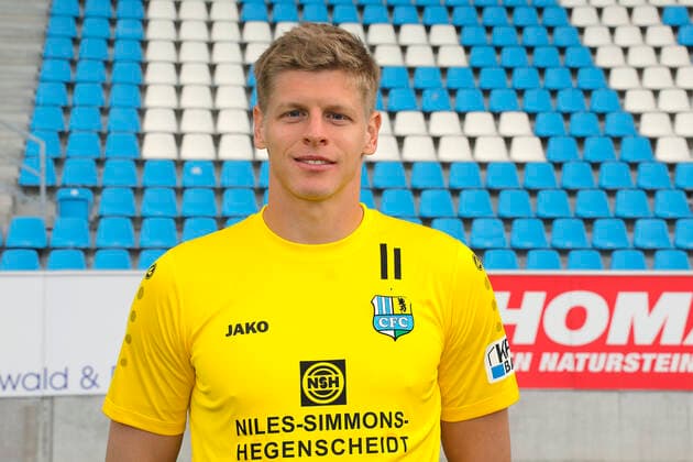 CFC Mannschaftsfoto 27.08.2020 Chemnitz, Stadion an der Gellertstrasse, Fussball , Regionalliga Nordost, CFC Mannschaftsfoto der Saison 2020 2021 Torwart Jakob Jakubov . Chemnitz Sachsen BRD