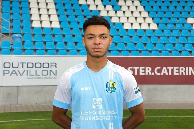 CFC Mannschaftsfoto 27.08.2020 Chemnitz, Stadion an der Gellertstrasse, Fussball , Regionalliga Nordost, CFC Mannschaftsfoto der Saison 2020 2021 Theo Ogbidi . Chemnitz Sachsen BRD
