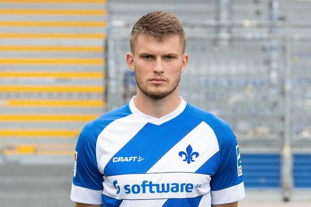 27.08.2020, xfux, Fussball 2.Bundesliga, SV Darmstadt 98, 2.BL, Porträttermin 2020 2021, Fototermin, emonline, emspor, deloka, v.l. Lars Lukas Mai; SV Darmstadt 98; 2.BL; Porträttermin 2020 2021 Darmstadt