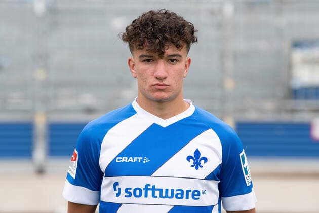 27.08.2020, xfux, Fussball 2.Bundesliga, SV Darmstadt 98, 2.BL, Porträttermin 2020 2021, Fototermin, emonline, emspor, deloka, v.l. Henry Jon Crosthwaite; SV Darmstadt 98; 2.BL; Porträttermin 2020 2021 Darmstadt