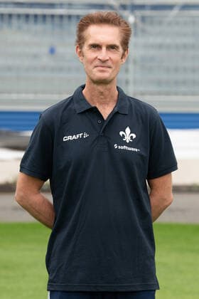 27.08.2020, xfux, Fussball 2.Bundesliga, SV Darmstadt 98, 2.BL, Porträttermin 2020 2021, Fototermin, emonline, emspor, deloka, v.l. Mannschaftsarzt Dr. Ingo Schwinnen; SV Darmstadt 98; 2.BL; Porträttermin 2020 2021 Darmstadt