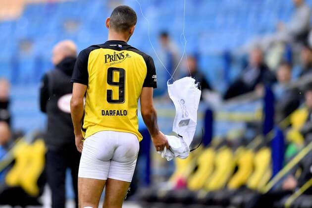 Bilder des Jahres 2020, Sport 08 August Sport Themen der Woche KW35 ARNHEM, 28-08-2020, GelreDome football, season 2020 2021, Vitesse player Oussama Darfalou lost in shorts after a duel during the friendly match between Vitesse and Fortuna Dusseldorf after the match ADO - Vitesse Vitesse - Fortuna Dusseldorf  x9030991x Copyright:
