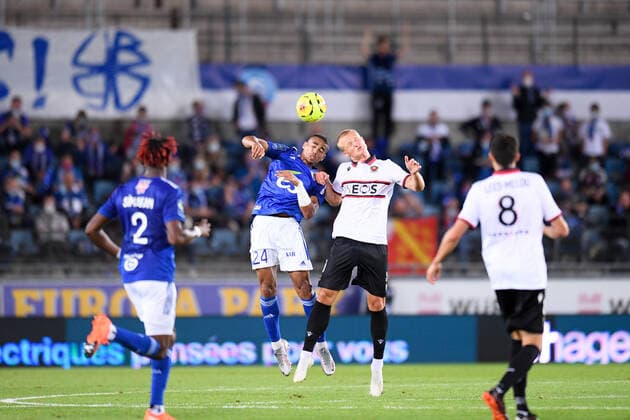 24 ALEXANDER DJIKU (STRA) - 09 KASPER DOLBERG (NICE) FOOTBALL : Strasbourg vs Nice - Ligue 1 Uber Eats - 29 08 2020 FEP Panoramic 