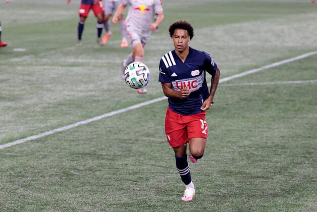 FOXBOROUGH, MA - AUGUST 29: New England Revolution forward Tajon Buchanan (17) chased the ball during a match between the New England Revolution and New York Red Bulls on August 29, 2020, at Gillette Stadium in Foxborough, Massachusetts. (Photo by Fred Kfoury III Icon Sportswire) SOCCER: AUG 29 MLS, Fussball Herren, USA New York Red Bulls at New England Revolution Icon482200829035