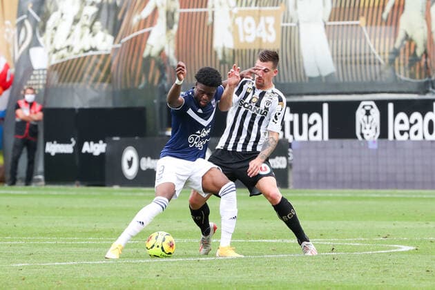 09 JOSH MAJA (BOR) FOOTBALL : Angers vs Bordeaux - Ligue 1 Uber Eats - 30 08 2020 FEP Panoramic 